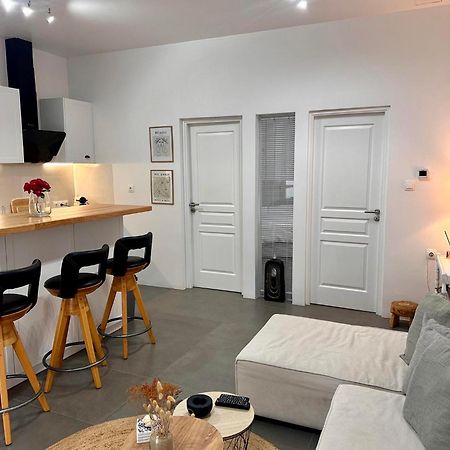 Asterias Apartment Скирос Екстериор снимка