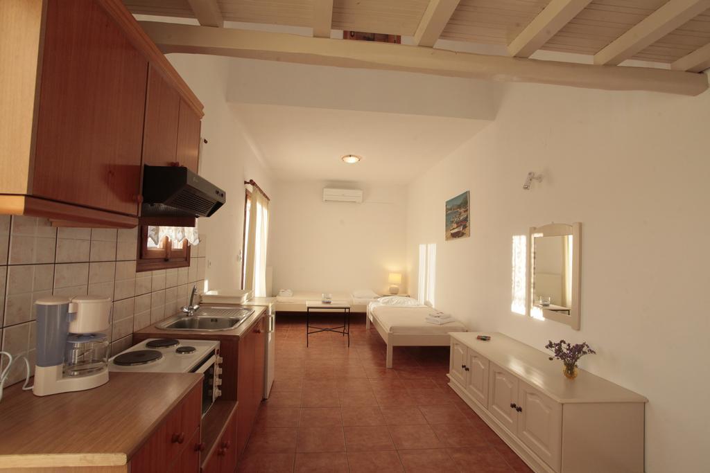 Asterias Apartment Скирос Стая снимка