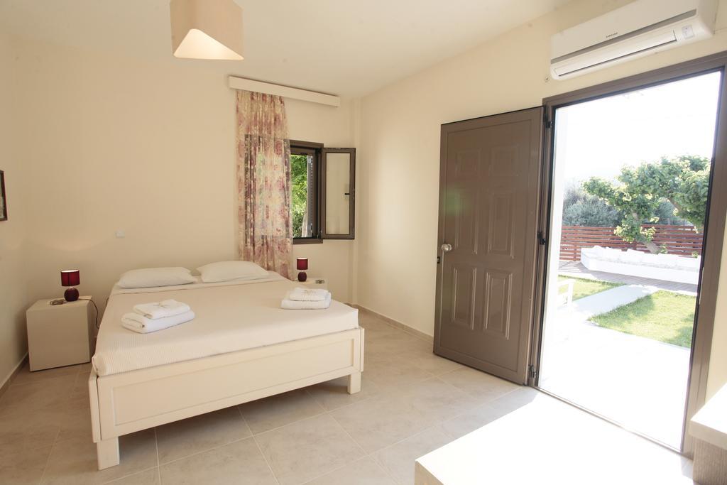 Asterias Apartment Скирос Стая снимка
