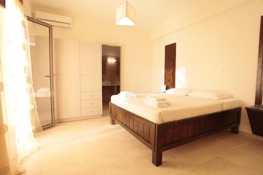 Asterias Apartment Скирос Стая снимка