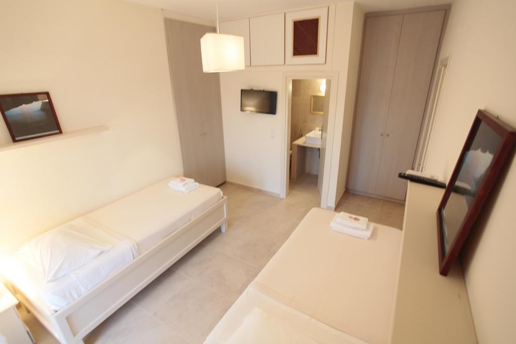 Asterias Apartment Скирос Стая снимка