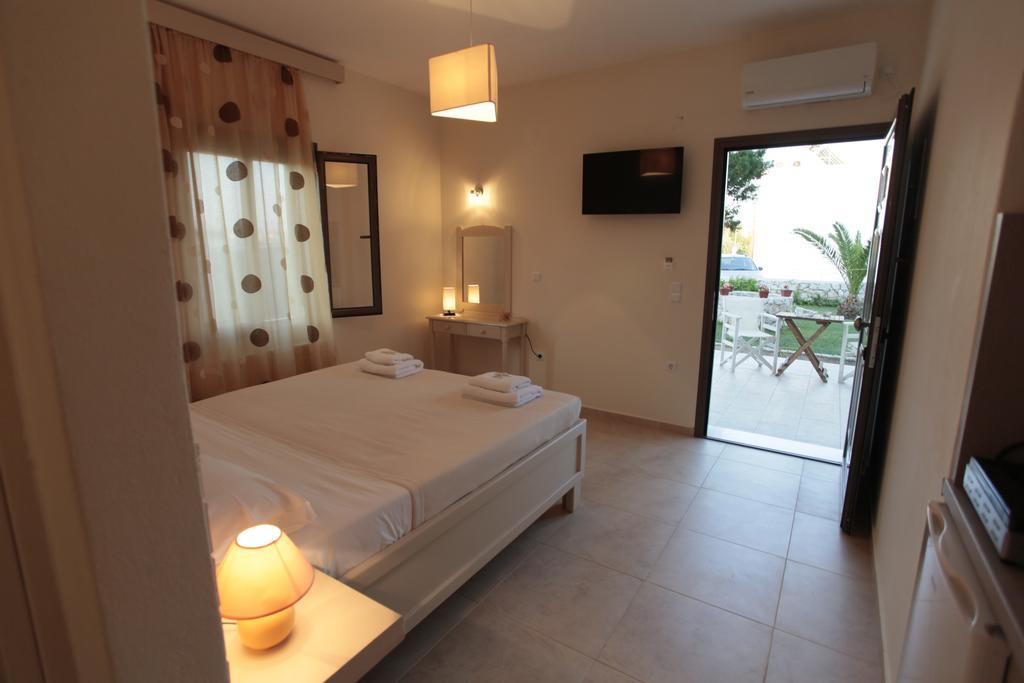 Asterias Apartment Скирос Стая снимка