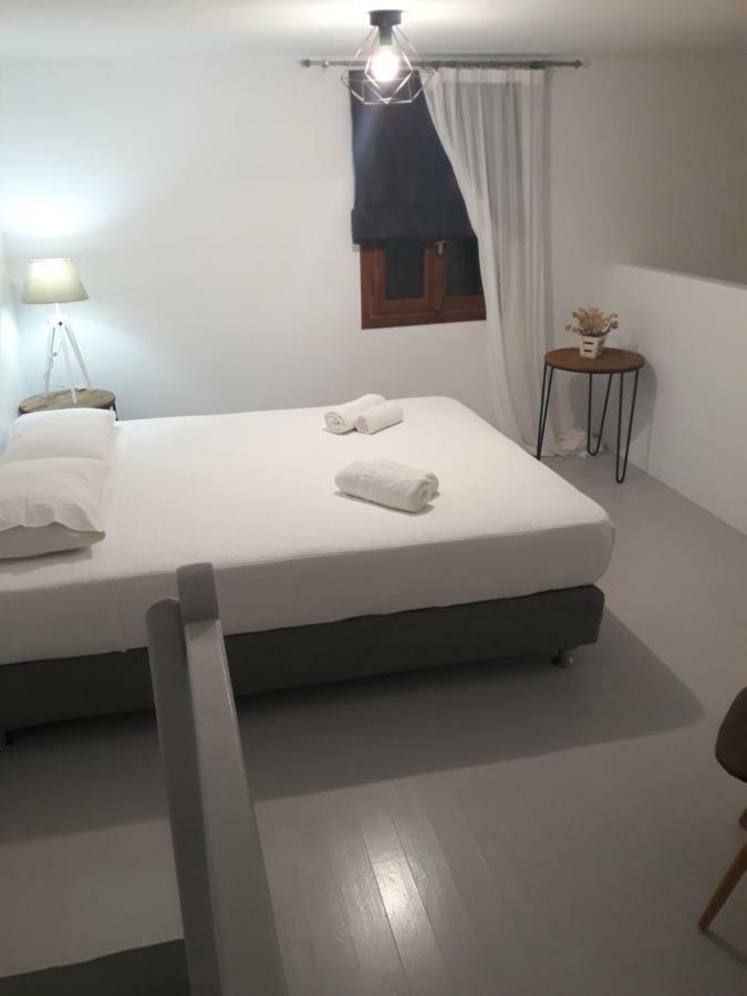 Asterias Apartment Скирос Екстериор снимка