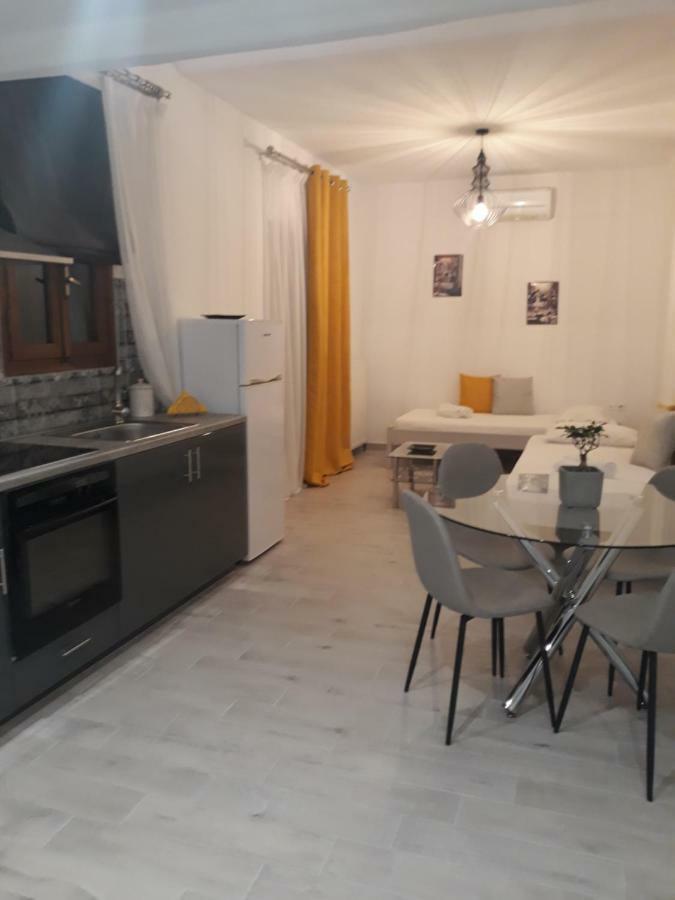 Asterias Apartment Скирос Екстериор снимка